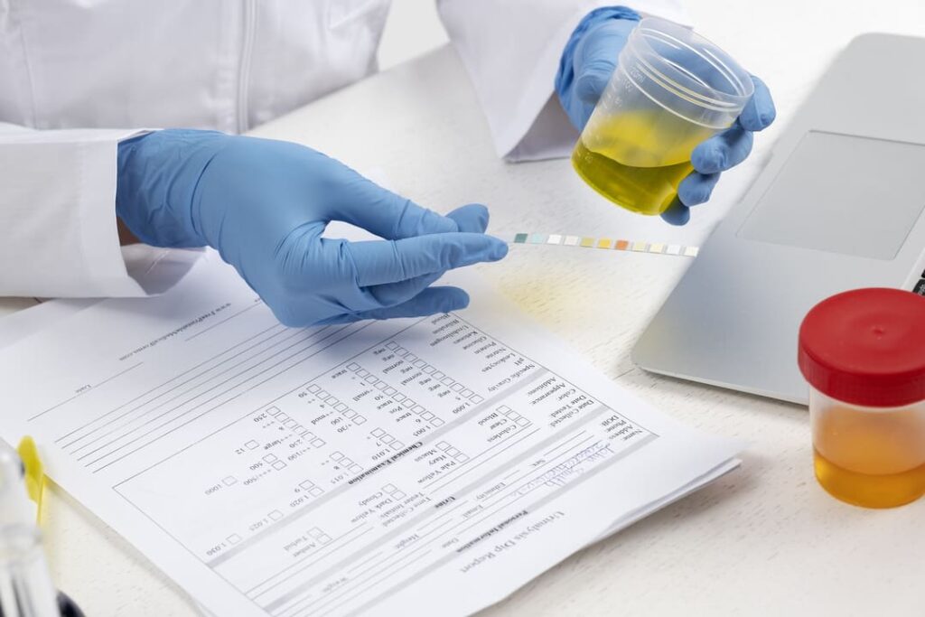 Os laboratórios de análises clínicas realizam diversos tipos de exames.